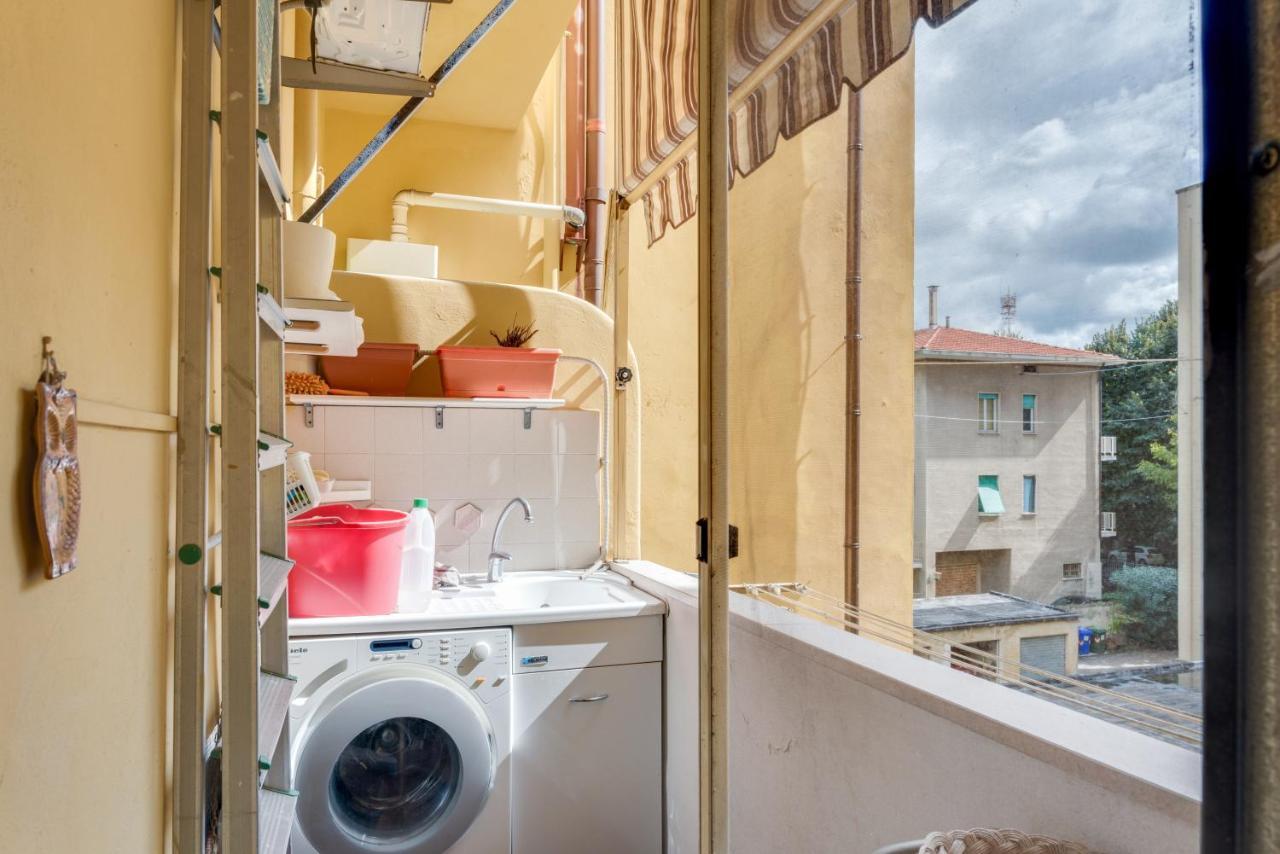 Marradi Apartment With Balcony リヴォルノ エクステリア 写真